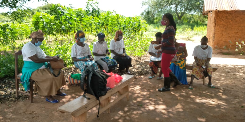 Eva distributing facemasks