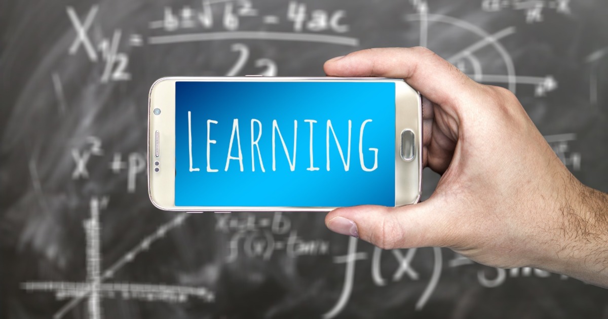 Learning written on a mobile phone by Gerd Altmann from Pixabay