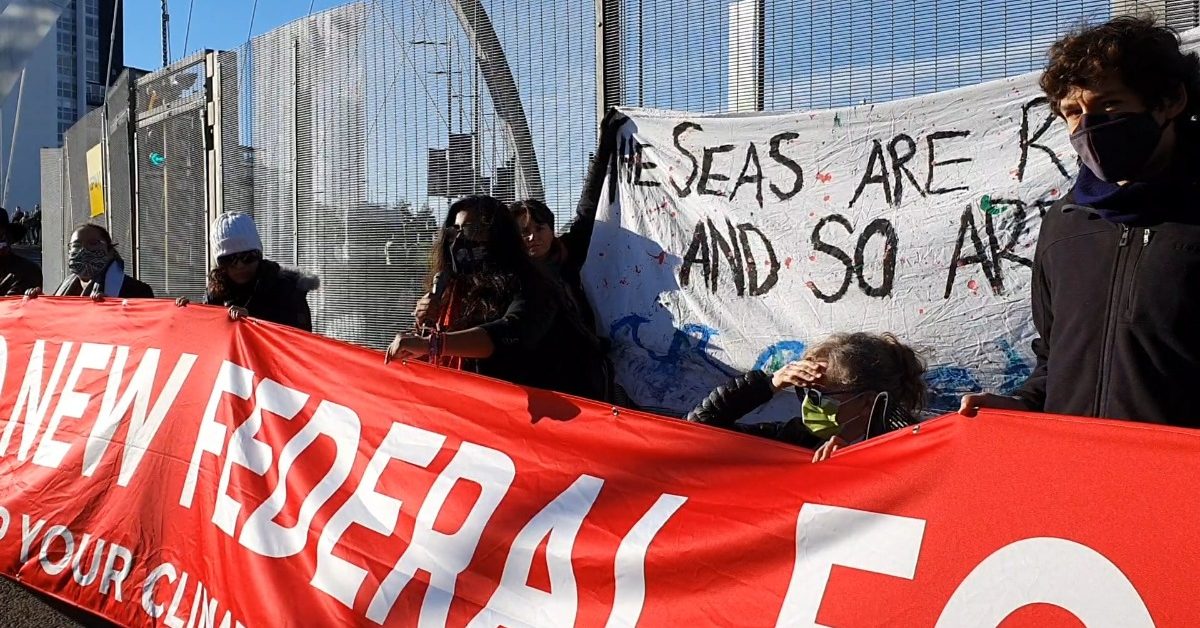 Climate protestors on the bridge near COP26