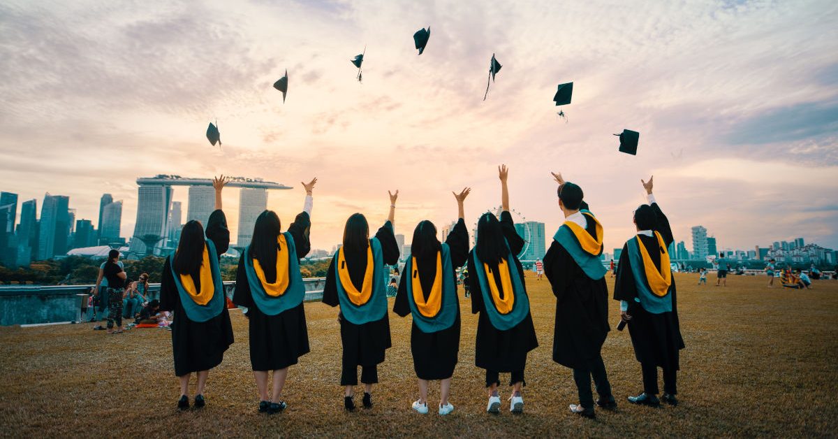 Group of students graduating by Pang Yuhao on Unsplash