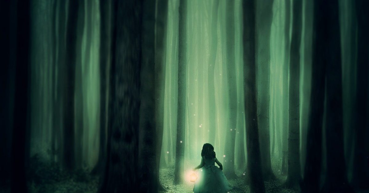 Girl with lantern in the forest by Darkmoon Art on Pixabay